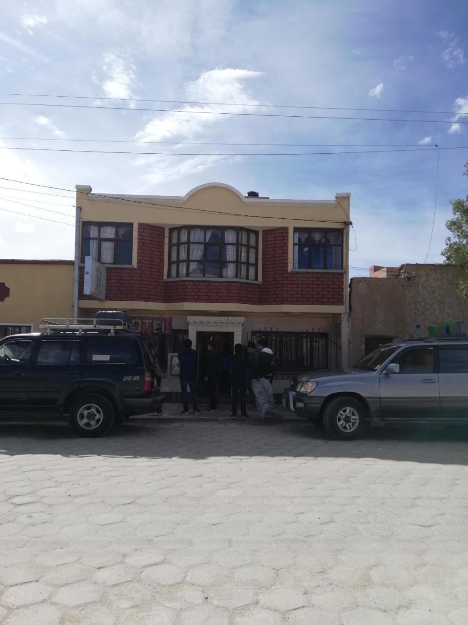 Hotel Aguilar أويوني المظهر الخارجي الصورة